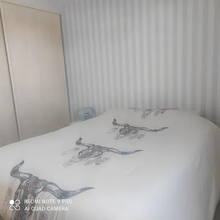 F2 Privatif Avec Et Salle De Bain Privées Et Séparées Chez L Habitant Nous Aimons L Appeler Le Studio, Mais Il S Agit D' Un Petit F2 Avec Séparée Ainsi Que La Salle De Bain Et Les Toilettes, Il Y A Une Petite Terrasse Privée Maison d'hôtes Saint-Gervais (Vendee)